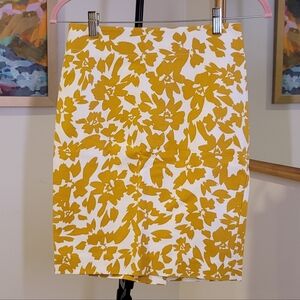 NWT LOFT PETITES Gold and White Lined Skirt 97% Cotton 3% Spandex Size 0P